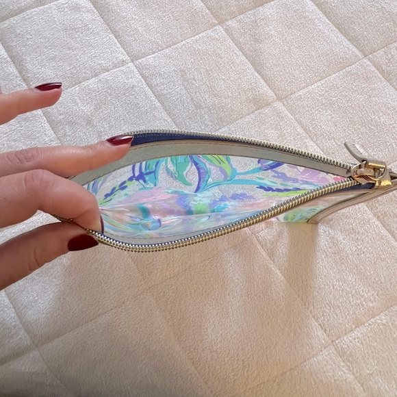 *never used* Lily Pulitzer envelope pouch - Picture 2 of 2